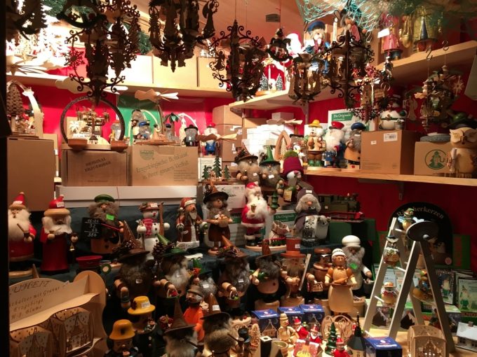 CHRISMAS MARKET 人形