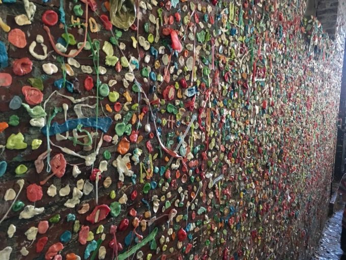 The Gum wall ガムウォール