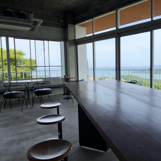 山の上のロースタリ