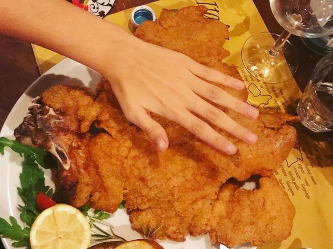 アミチ　ミエイのミラノ風カツレツ