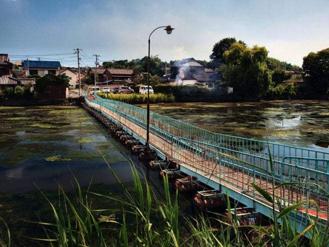 通り街商店街 ドラム缶橋