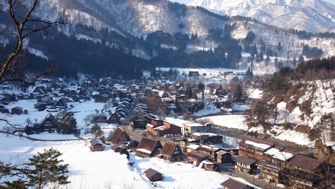 まずは展望台へ!