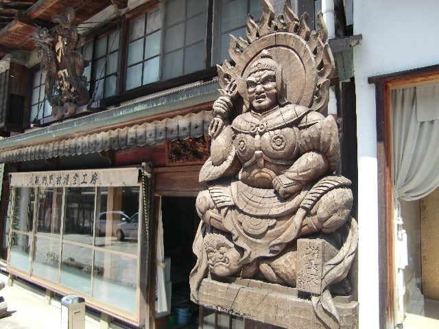 井波はなぜ木彫りの町に？