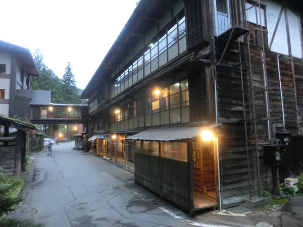 自在館