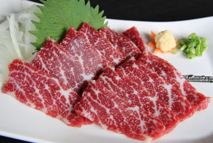 馬刺し