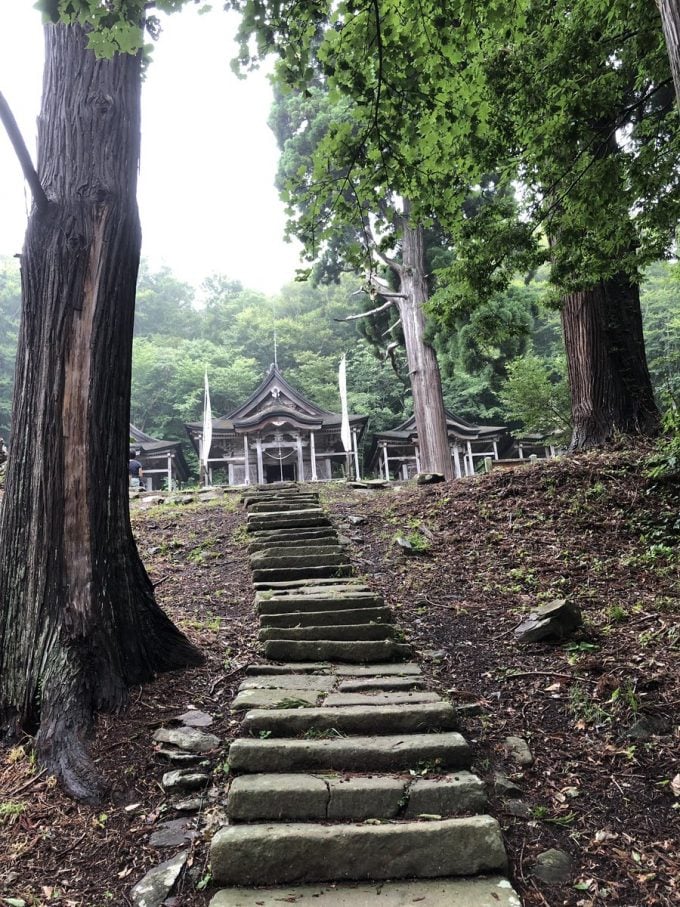 秋田 パワースポット赤神神社五社堂　階段