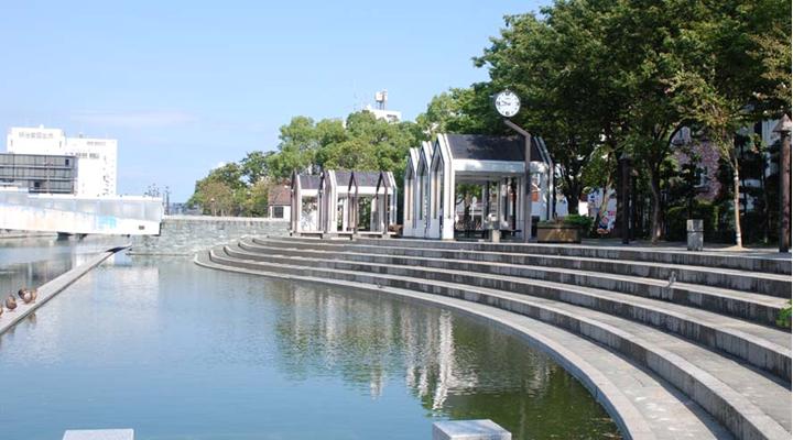 車を降りて夜の町を散歩『新町川水際公園』