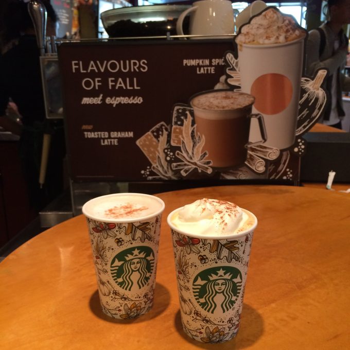 スターバックスのラテ