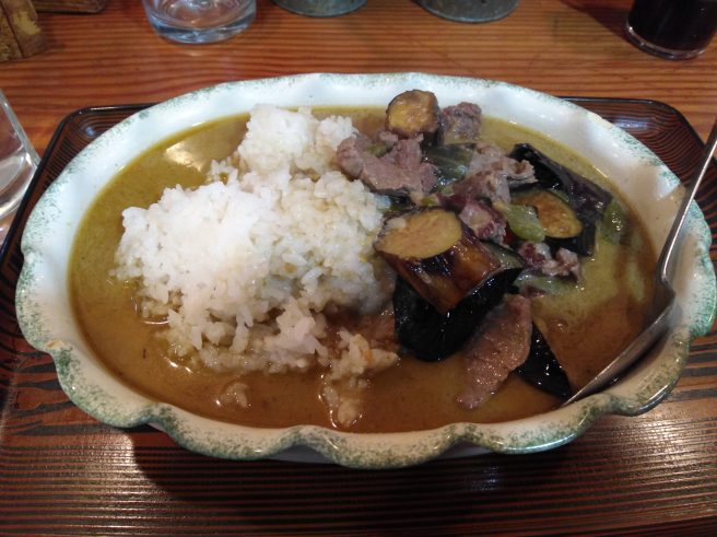 無国籍料理 倅
