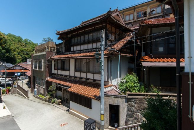 三階旅館