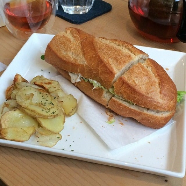 フランスパンサンドウィッチ 朝食