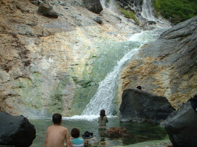 カムイワッカ湯の滝（斜里町）