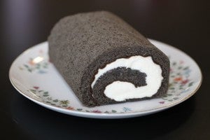 函館　お土産　いかすみロール