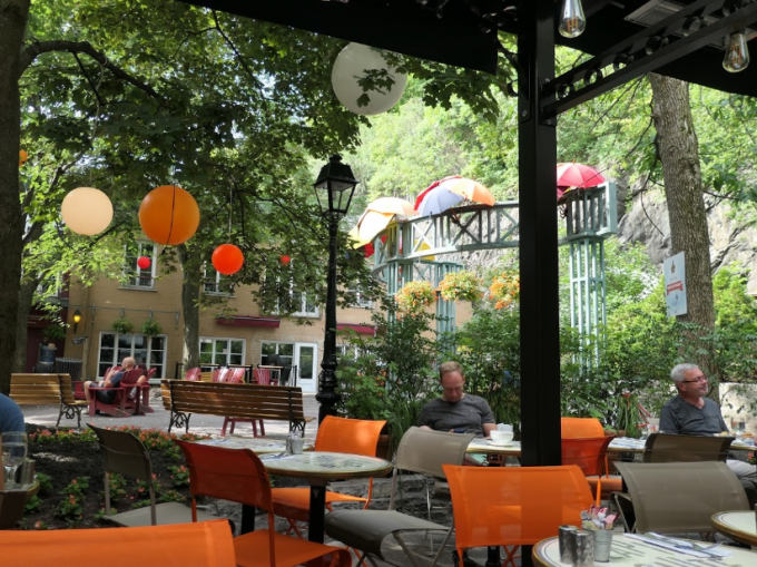 Le Lapin Sauté terrasse