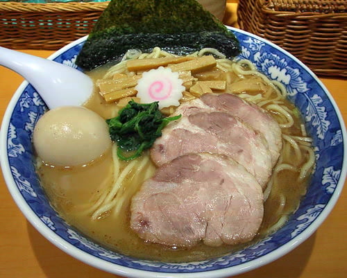 らーめん文蔵(三鷹駅より徒歩4分)