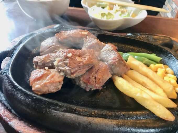 ステーキハウスうっしっしぃ
