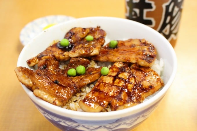帯広　ランチ　元祖豚丼のぱんちょう