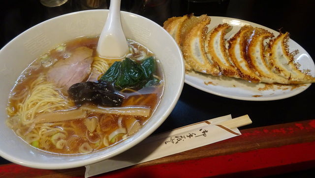 王華(三鷹駅より徒歩3分)