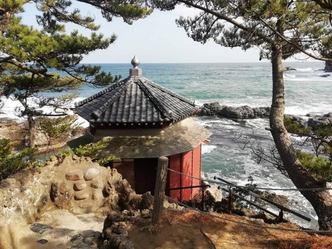 五浦海岸 六角堂