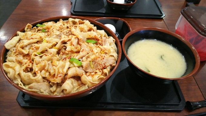 宇都宮デカ盛り 爆肉丼の店 まっくす