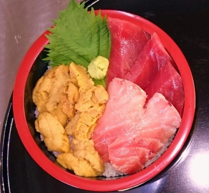 青森海鮮丼 お食事処かもめ 大間
