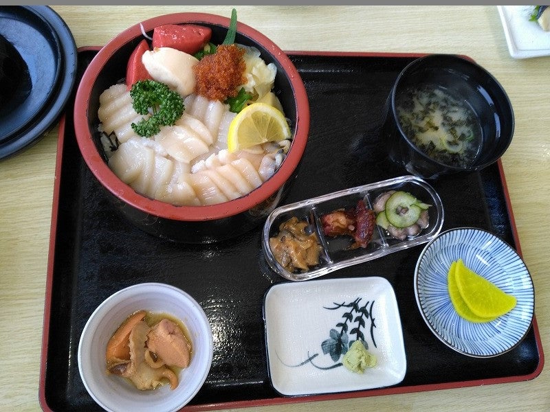 まるごとホタテの海鮮親子丼