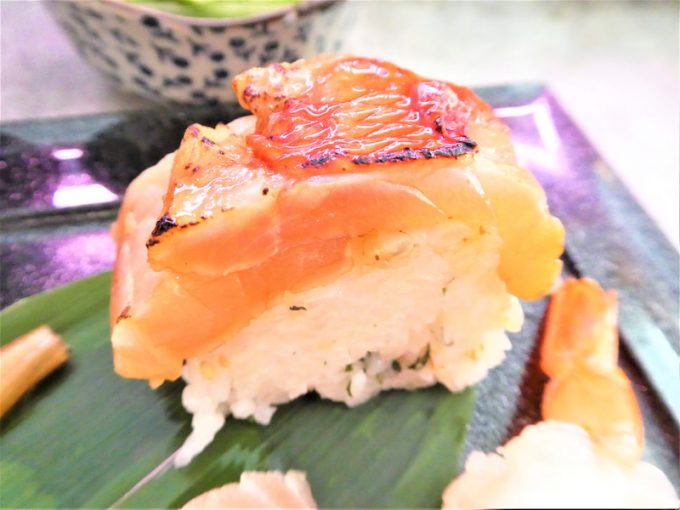 地魚回転寿司魚どんや