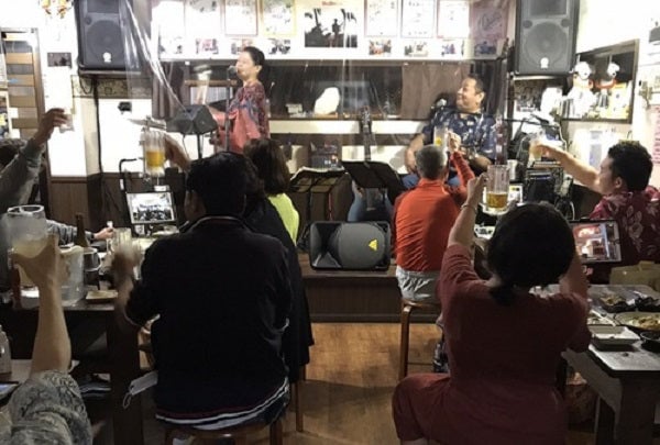 宮古島の島唄ライブ居食屋　和おん