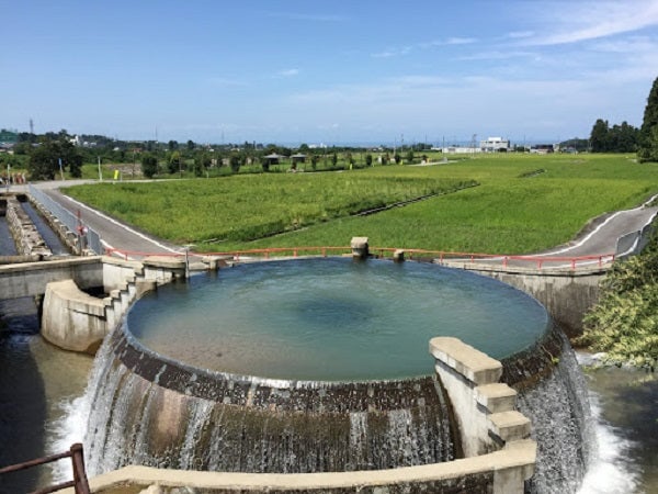 東山円筒分水槽