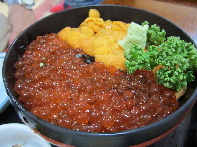 小樽　民宿 青塚食堂 うにいくら丼