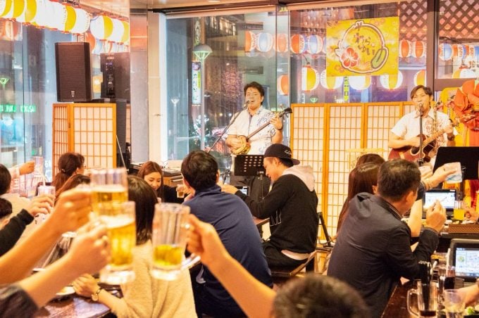 民謡ライブ　沖縄料理　居酒屋わらゆい