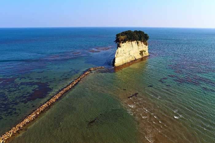 見附島