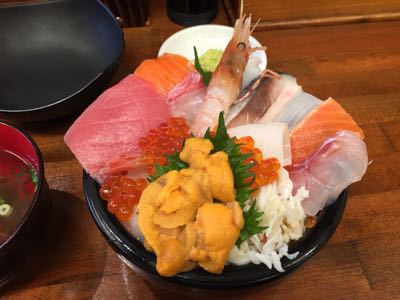 北海道海鮮丼 魚屋の台所