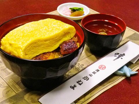 休業日:3月下旬~12月中旬 滋賀県のB級グルメ「きんし丼」