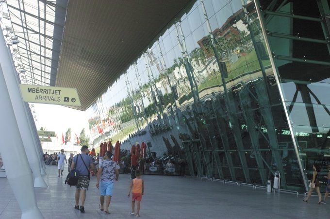 マザー・テレア空港