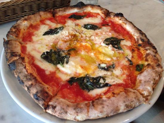 Pizzeria Azzurri(ピッツェリア アズーリ)