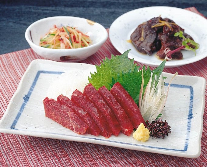 宮城県 人気ご当地グルメ 石巻市で食べるクジラ料理