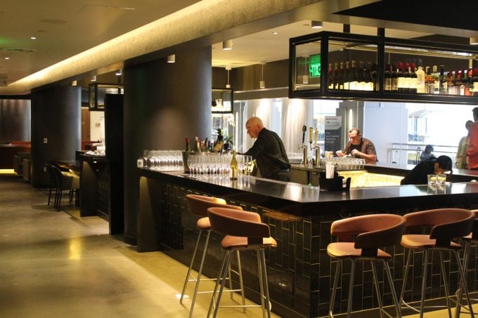 one world lounge